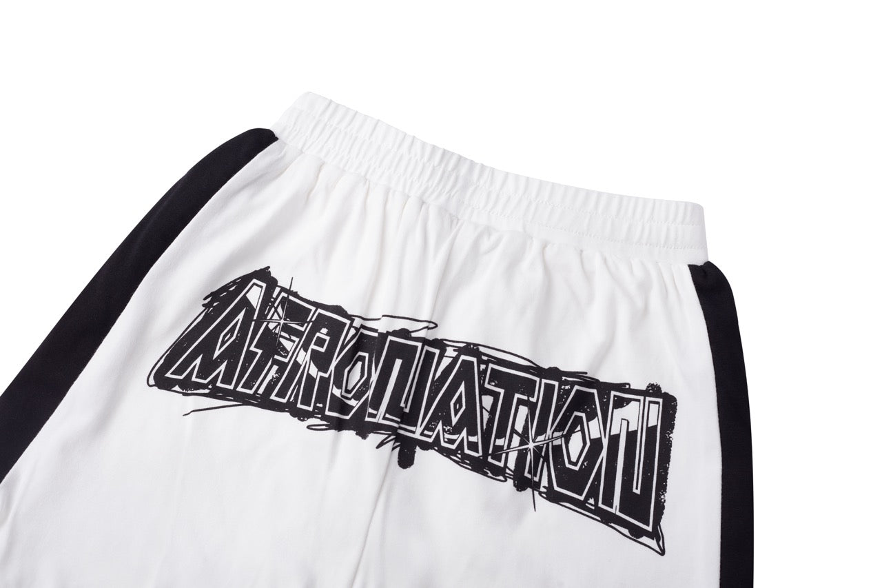 Clean Cut Shorts – White (W)