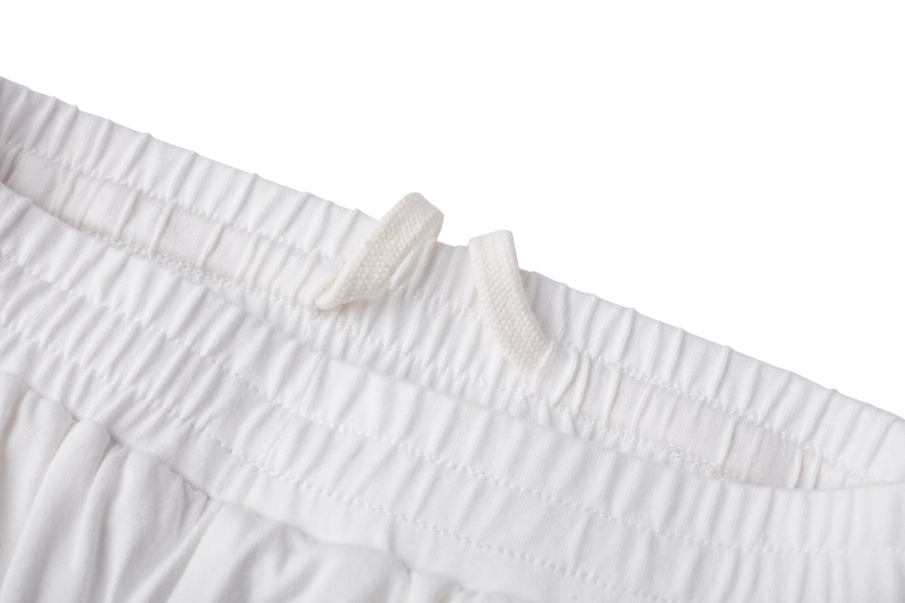 Clean Cut Shorts – White (W)