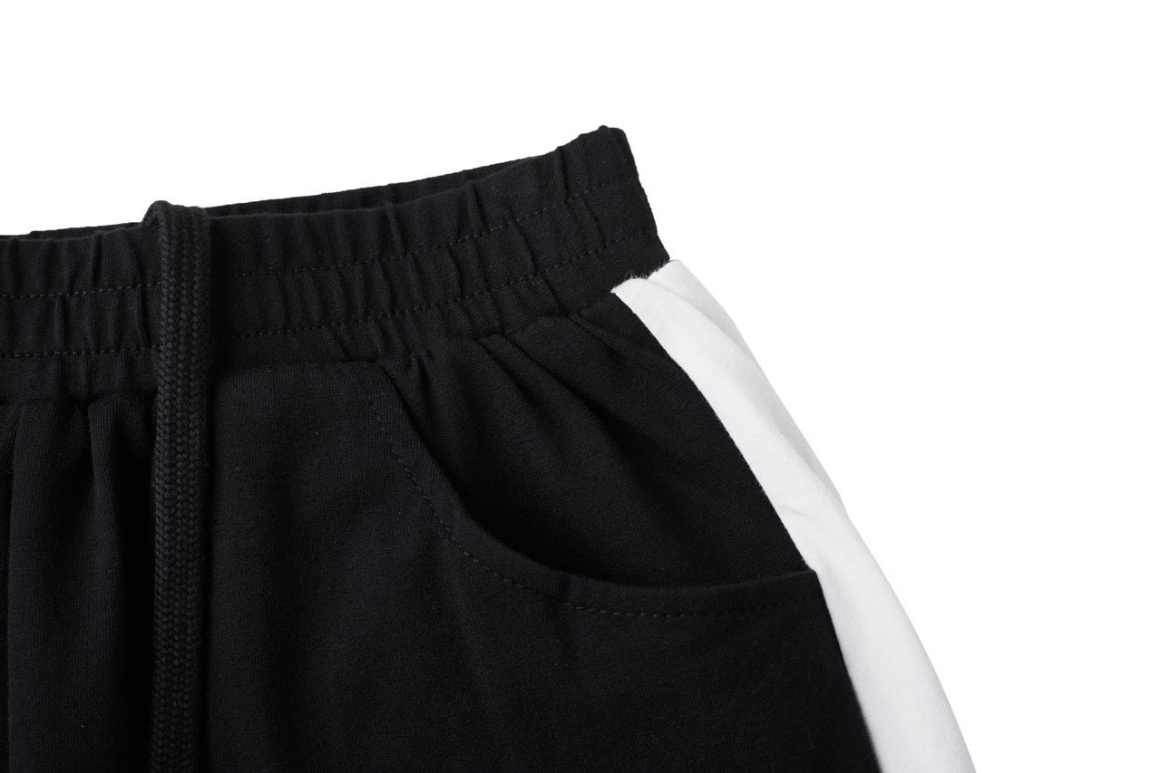 Clean Cut Shorts – Black (W)